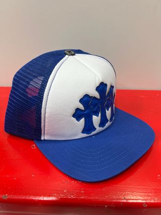 Gorra Trucker Azul y Blanca Chrome Hearts