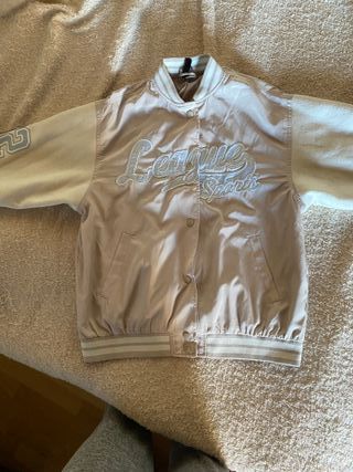 Chaqueta estilo bomber beige y blanca Talla XS