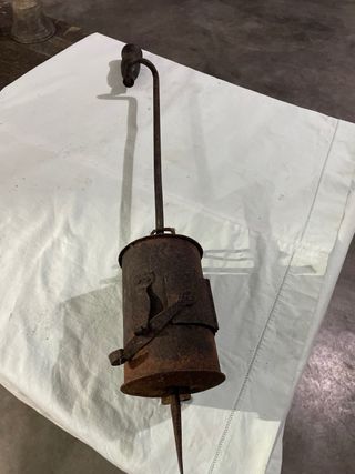 Vecchia Lampada a Olio Ruggine