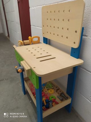 Banco de herramientas Hape para niños
