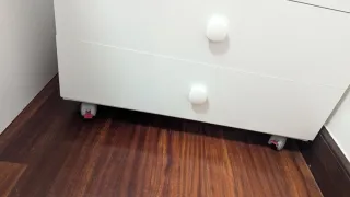 Cómoda cambiador bebé con ruedas