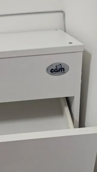 Cómoda cambiador bebé con ruedas