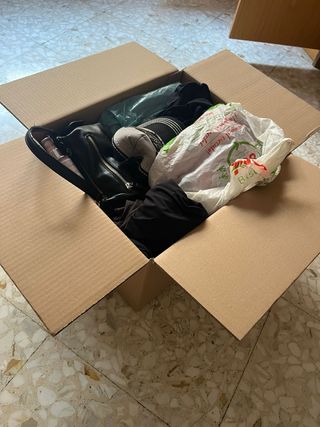 Caja de ropa variada