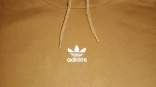 Sudadera Adidas con capucha marrón