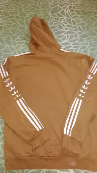 Sudadera Adidas con capucha marrón