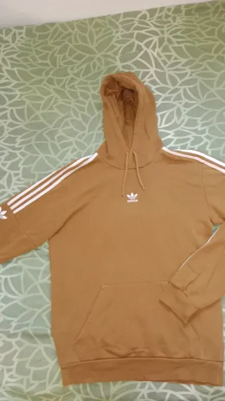 Sudadera Adidas con capucha marrón