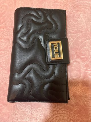 Cartera Tous negra con detalle dorado
