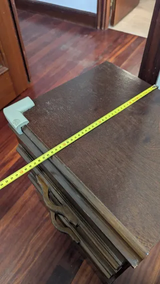 Mesita de noche de madera