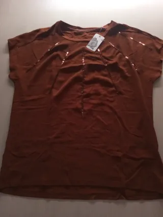 Camiseta marrón con lentejuelas talla única