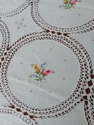 Tovaglia ricamata a mano 250x130 cm