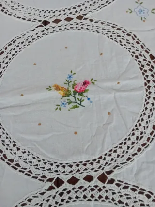 Tovaglia ricamata a mano 250x130 cm