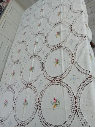 Tovaglia ricamata a mano 250x130 cm
