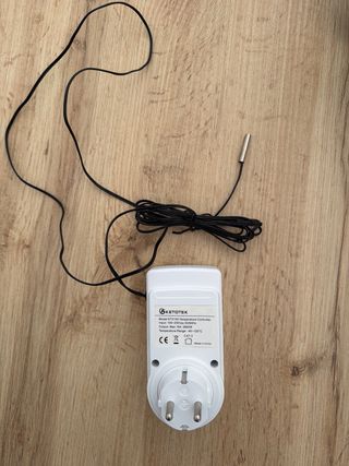 Controlador de temperatura con enchufe