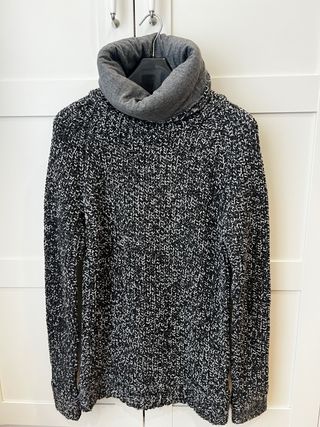 Suéter Cuello Alto Negro y Blanco