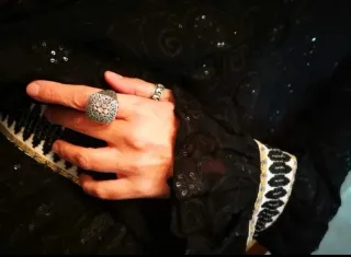 Vestido largo negro con lentejuelas