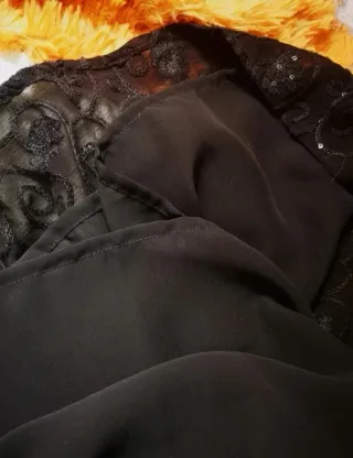 Vestido largo negro con lentejuelas