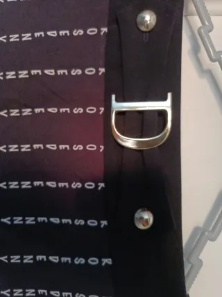 Falda Denny Rose negra con detalle dorado