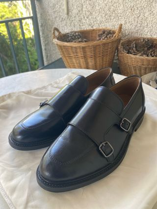 Mocasines de piel negros con doble hebilla