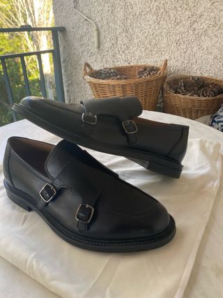 Mocasines de piel negros con doble hebilla