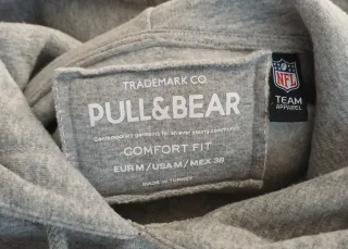 Sudadera NFL gris Pull & bear