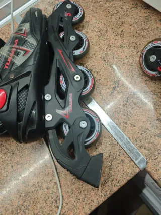 Patines en línea Tijuana negros y rojos