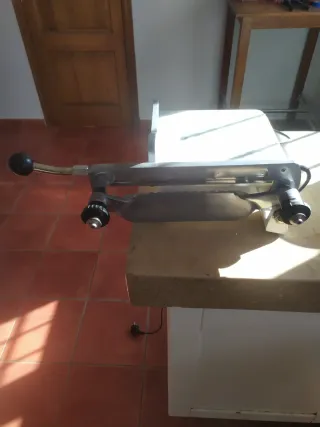 Cortador de Queso Calentado Marca Boska