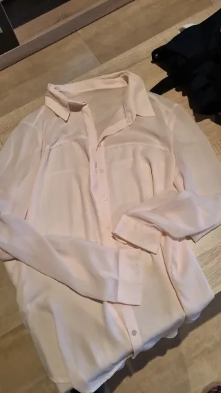 Blusa blanca con perlas