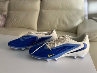Scarpe da calcio Nike Phantom Skin nuove