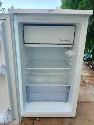 Nevera Beko pequeña
