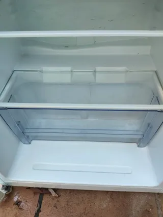 Nevera Beko pequeña