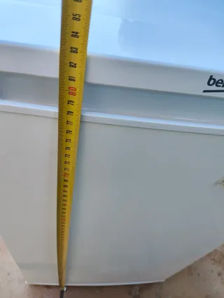 Nevera Beko pequeña