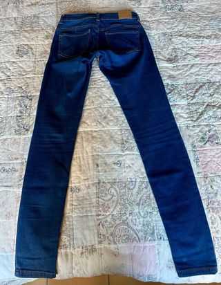 Pantalón vaquero Bershka push up talla S/36