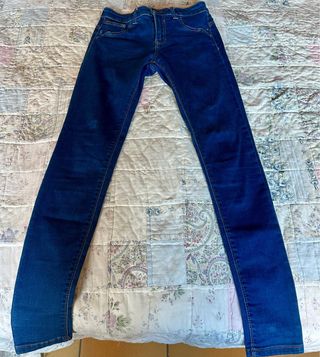 Pantalón vaquero Bershka push up talla S/36