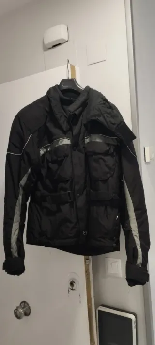 Botas y traje de moto invierno negras