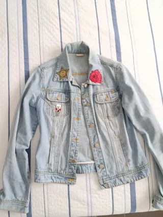 Cazadora vaquera con parches