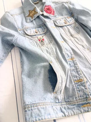 Cazadora vaquera con parches