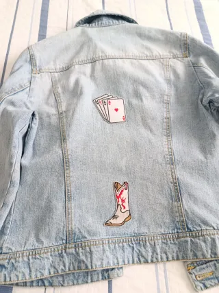 Cazadora vaquera con parches
