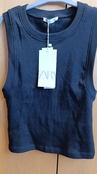 Top sin mangas Zara negro