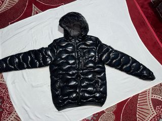 Piumino blauer nero con cappuccio