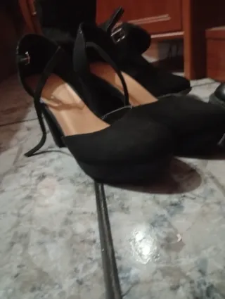 Botas y Zapatos Negros