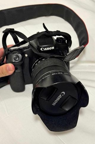 Cámara Canon EOS 70D + Accesorios