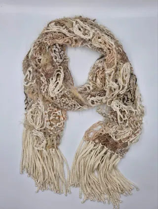 Chal artesanal beige y blanco