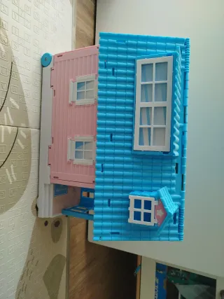 Casa de muñecas Amiccici + muñeco + Rapunzel