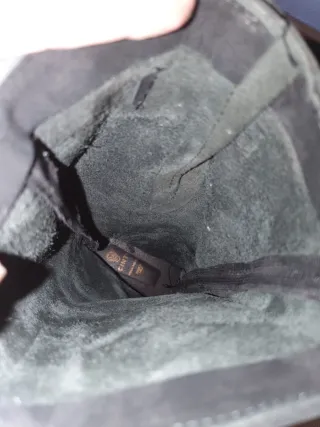 Stivali scamosciati neri, Scinti vera pelle