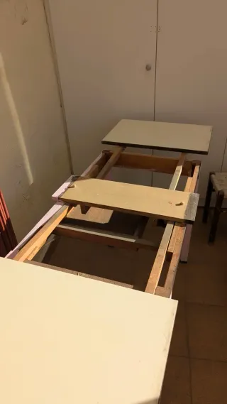 Mesa de madera extensible rosa