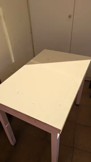 Mesa de madera extensible rosa