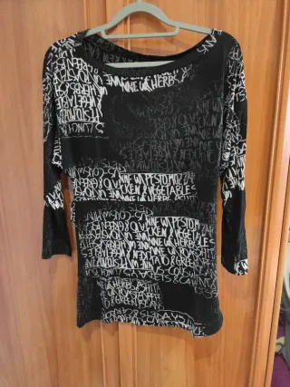 Camiseta larga estampada letras