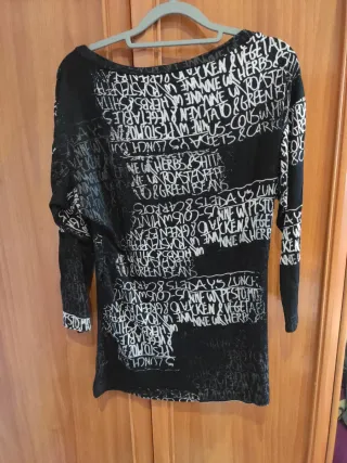 Camiseta larga estampada letras