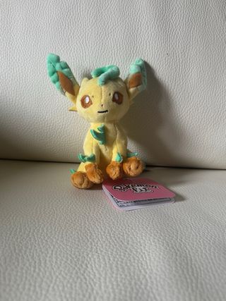 Peluche Leafeon Pokemon Center Japan