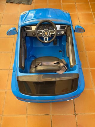 Coche teledirigido Porsche azul